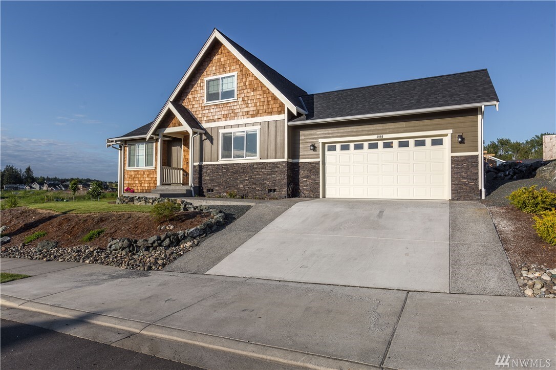 Property Photo: 5966 Monument Dr WA 98248