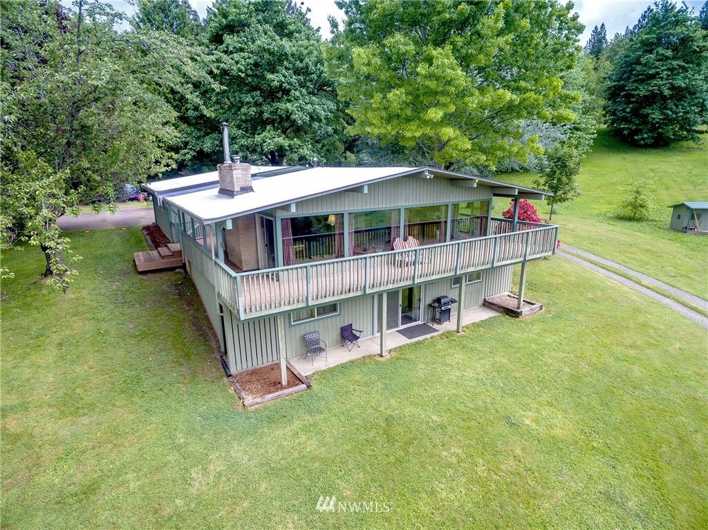 Property Photo: 6024 329th Avenue NE WA 98014