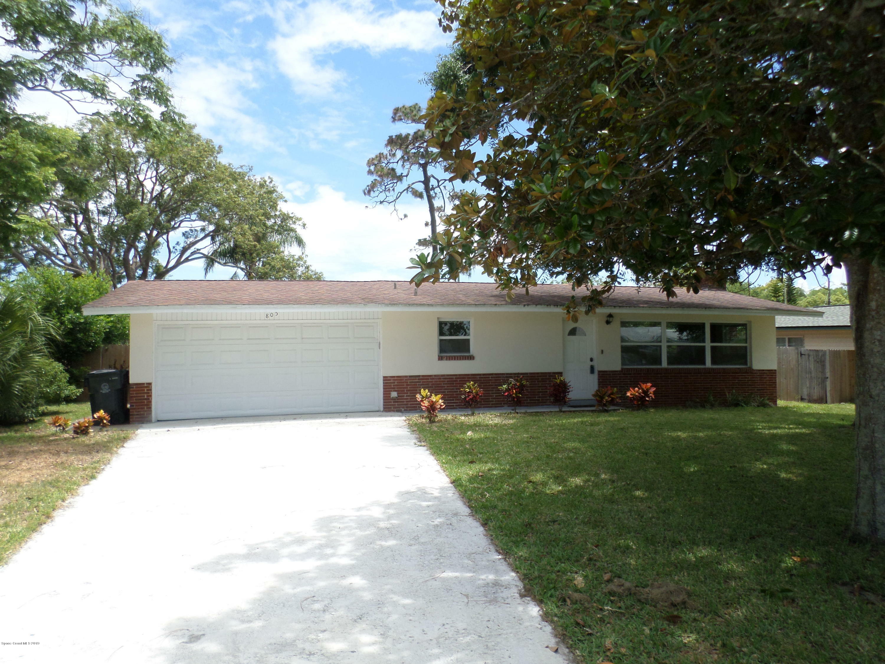 Property Photo:  805 Poinsettia Avenue  FL 32796 