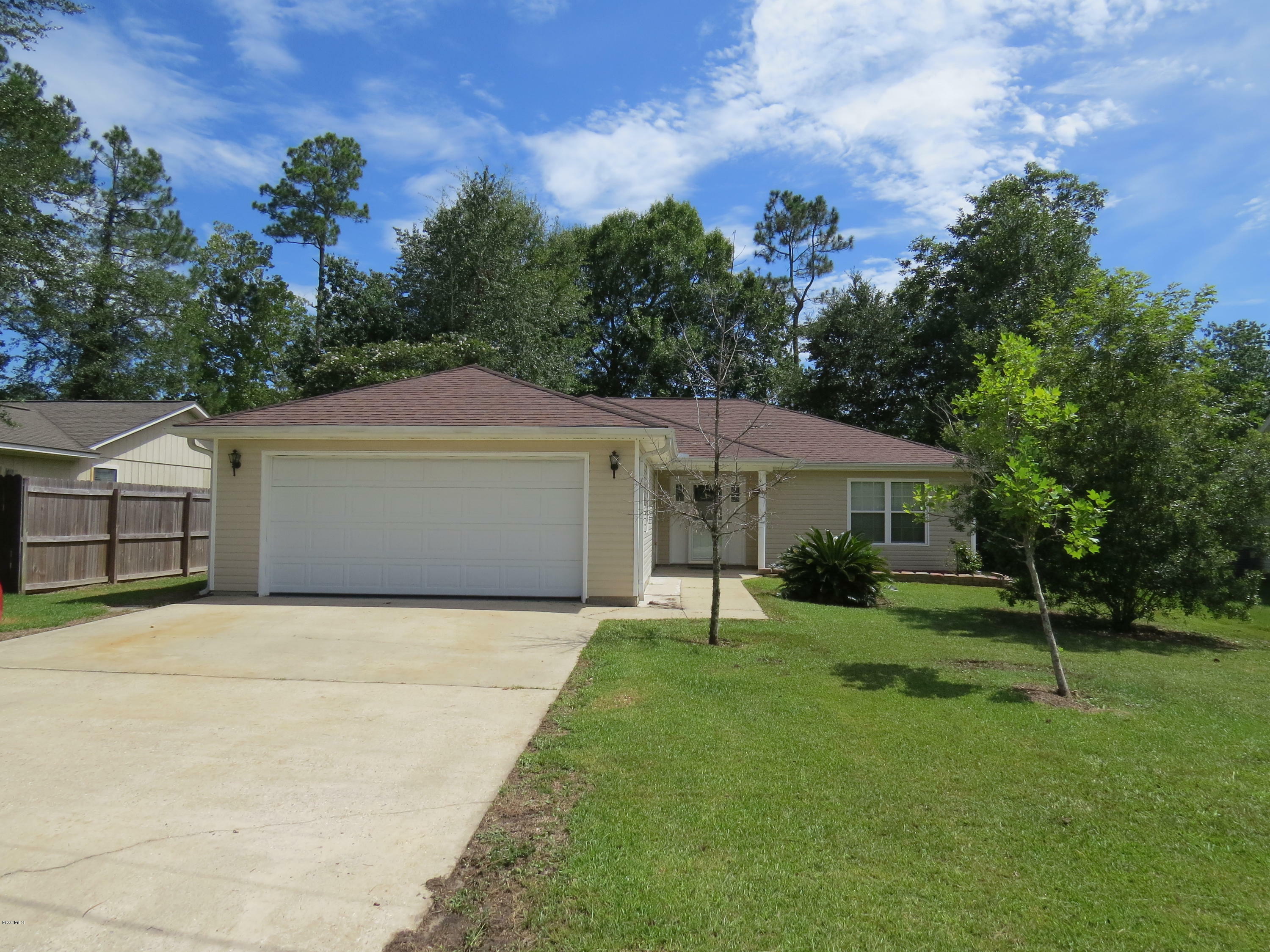 Property Photo: 73641 N Diamondhead Drive MS 39525