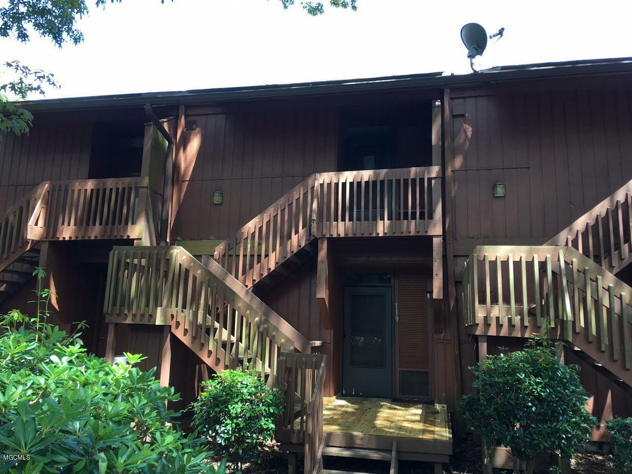 Property Photo: 219 Lakeside Villa MS 39525