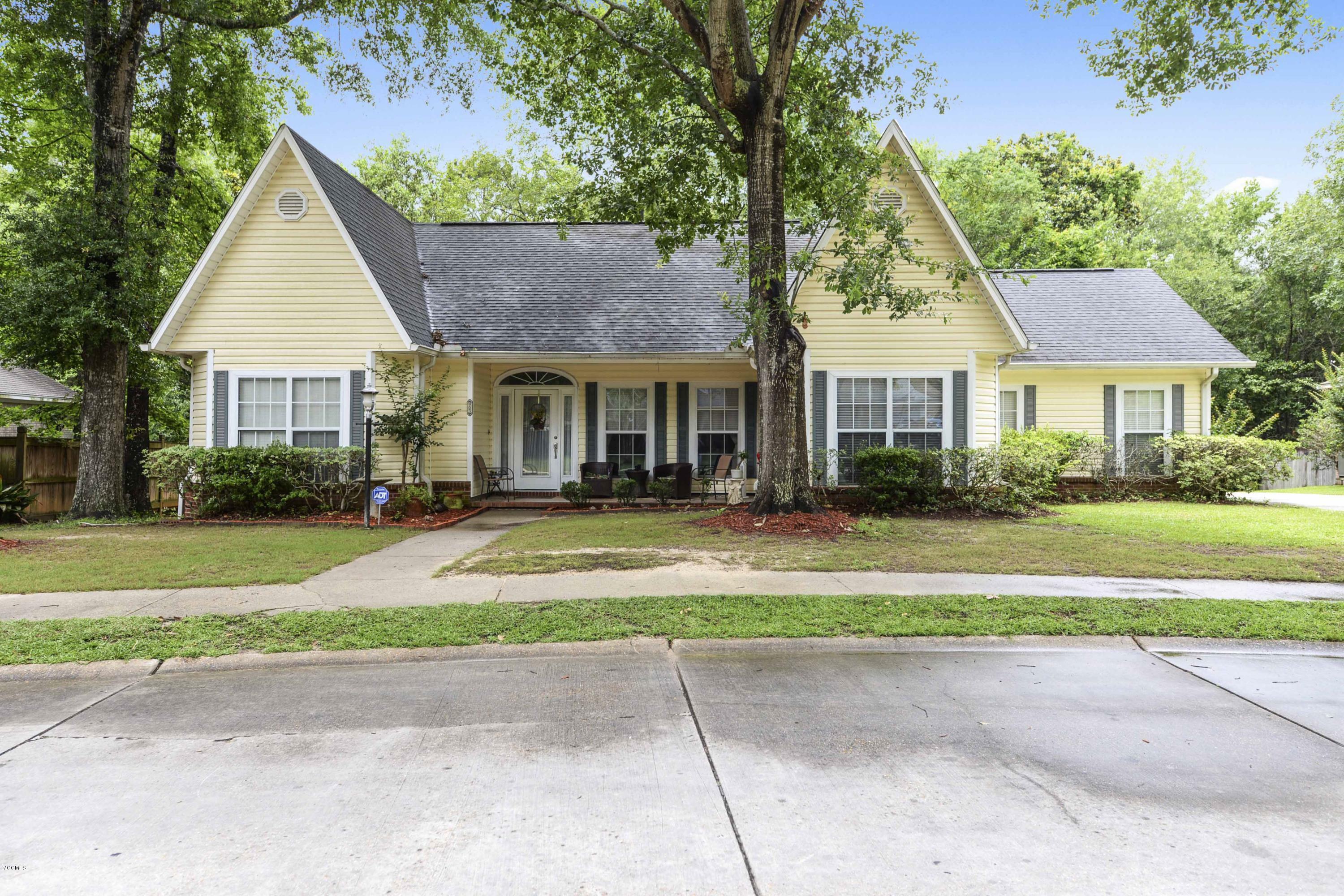 Property Photo:  903 Woodglen Drive  MS 39564 