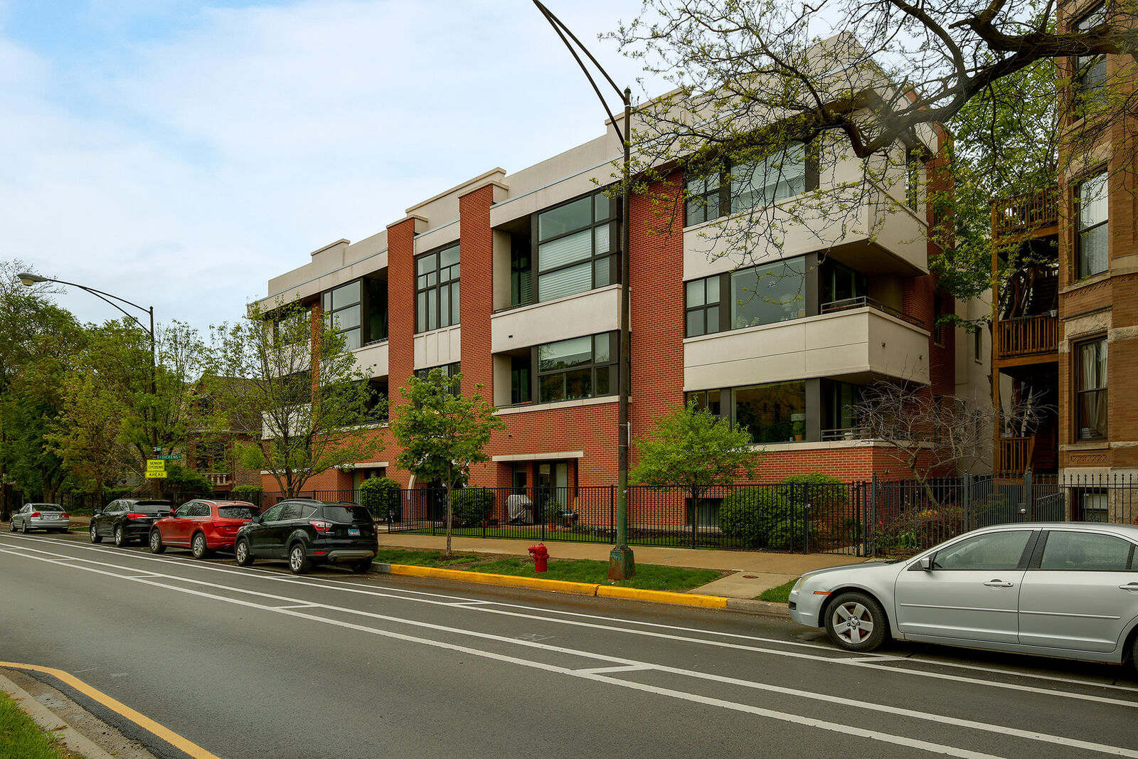 Property Photo:  2065 N Kedzie Avenue 108  IL 60647 