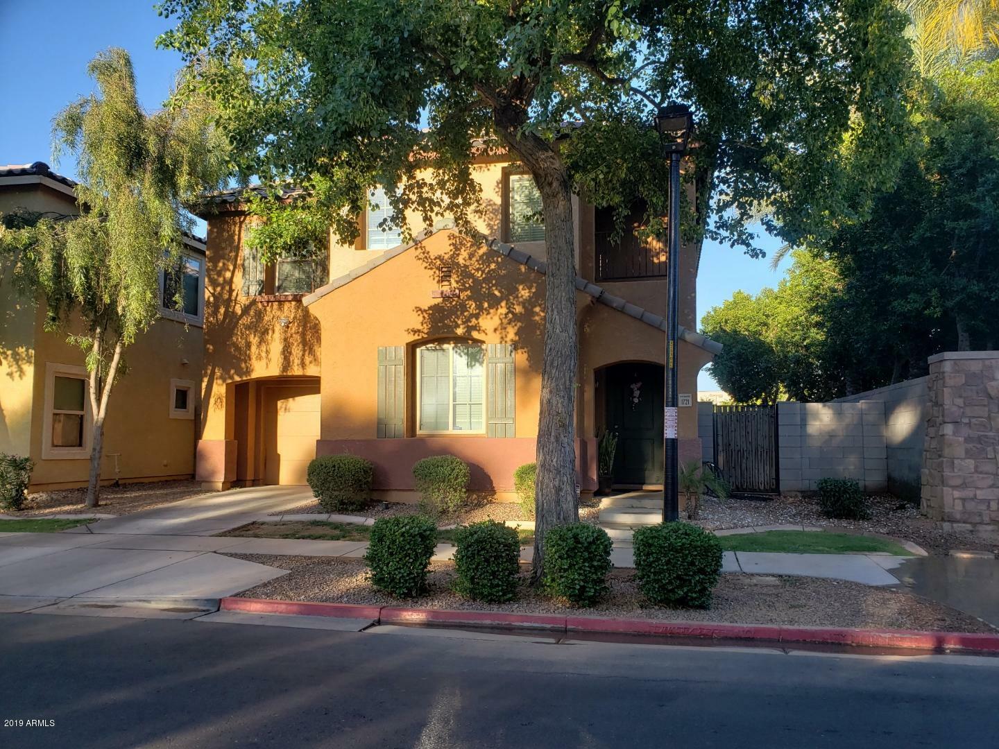 Property Photo: 1721 N 77th Drive AZ 85035