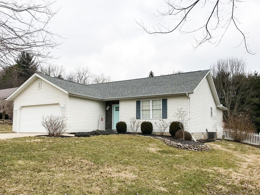 Property Photo: 401 E Cardinal Glen Drive IN 47401-9392