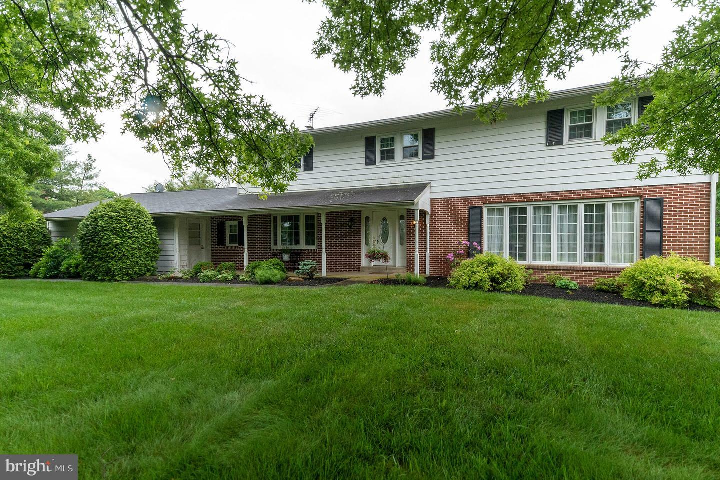 Property Photo:  1430 Stonebridge Circle  PA 19446 