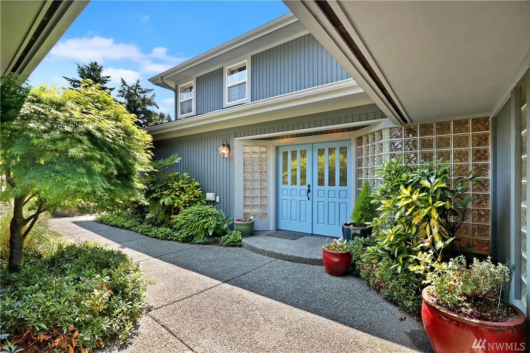Property Photo:  18824 Olympic View Dr  WA 98020 