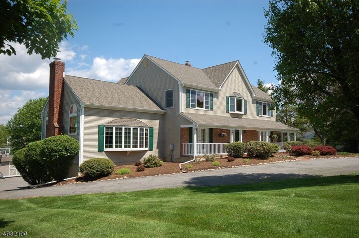 49 Country Acres Dr  Union Twp. NJ 08827 photo