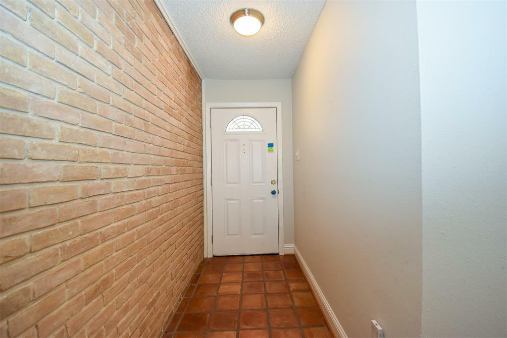 Property Photo:  13 Townhouse Court  TX 77401 