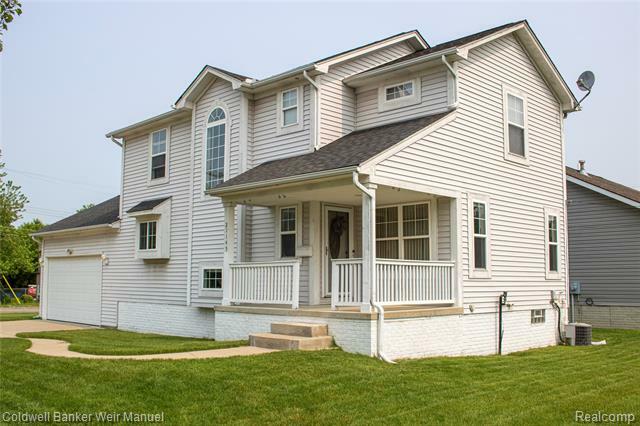 Property Photo: 21145 Hillcrest St MI 48036