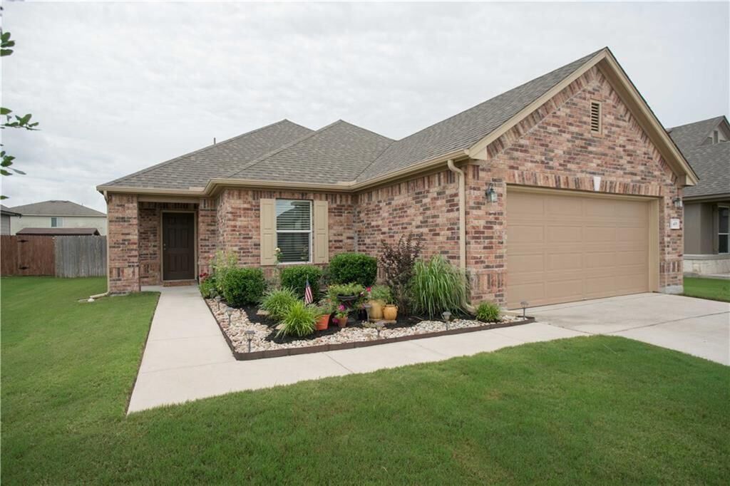 Property Photo: 405 Carrington Street TX 78634