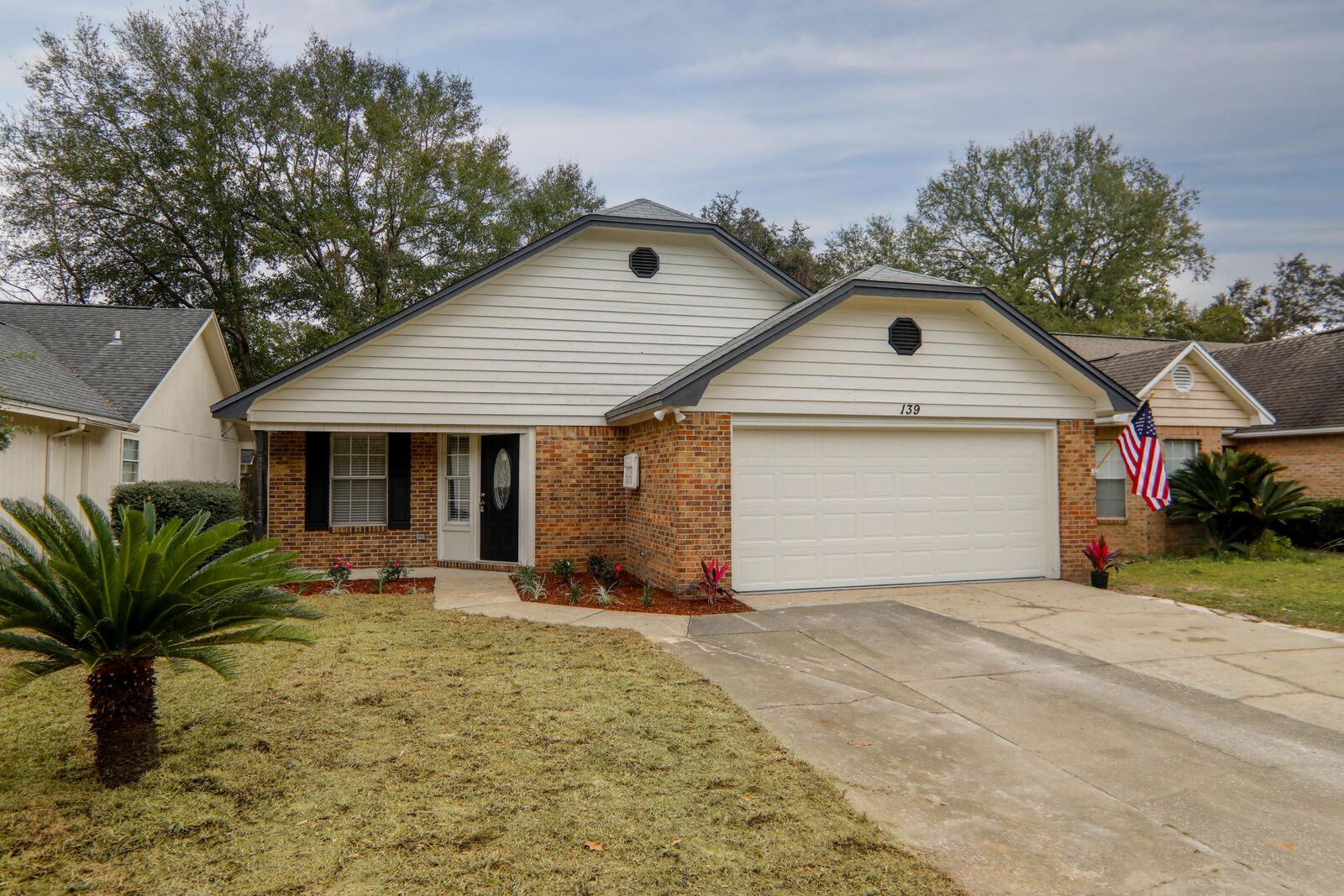 Property Photo:  139 Wright Circle  FL 32578 