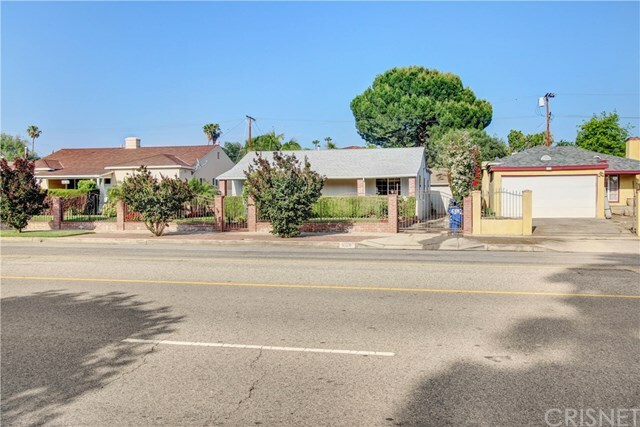 Property Photo:  5526 Woodman Avenue  CA 91401 