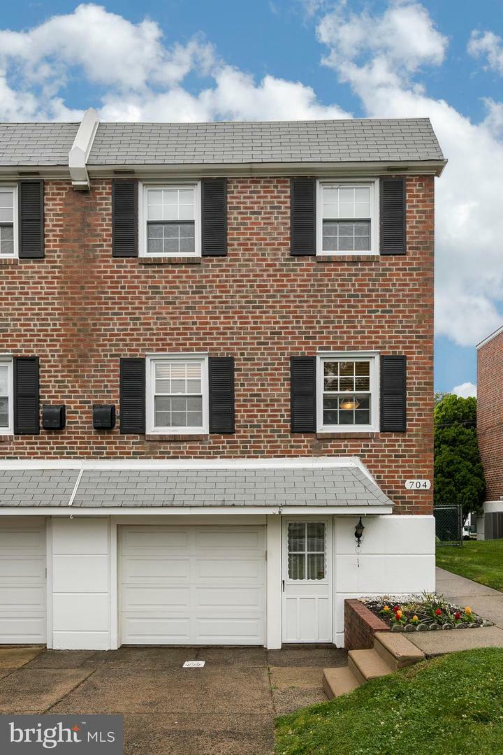 Property Photo:  704 Kentwood Street  PA 19116 