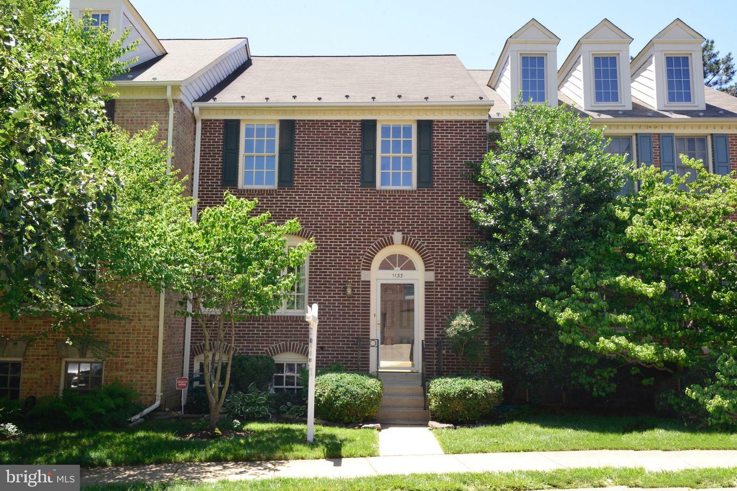 Property Photo:  1133 Quaker Hill Court  VA 22314 