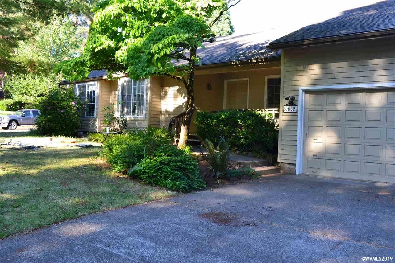 Property Photo: 6862 Lemongrass Lp SE OR 97306