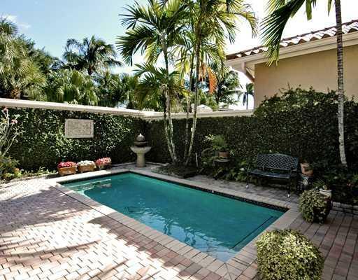 Property Photo: 1525 Breakwater Te FL 33019