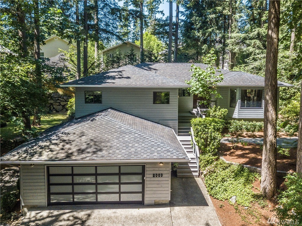 Property Photo:  2003 W Beaver Lake Dr SE  WA 98075 