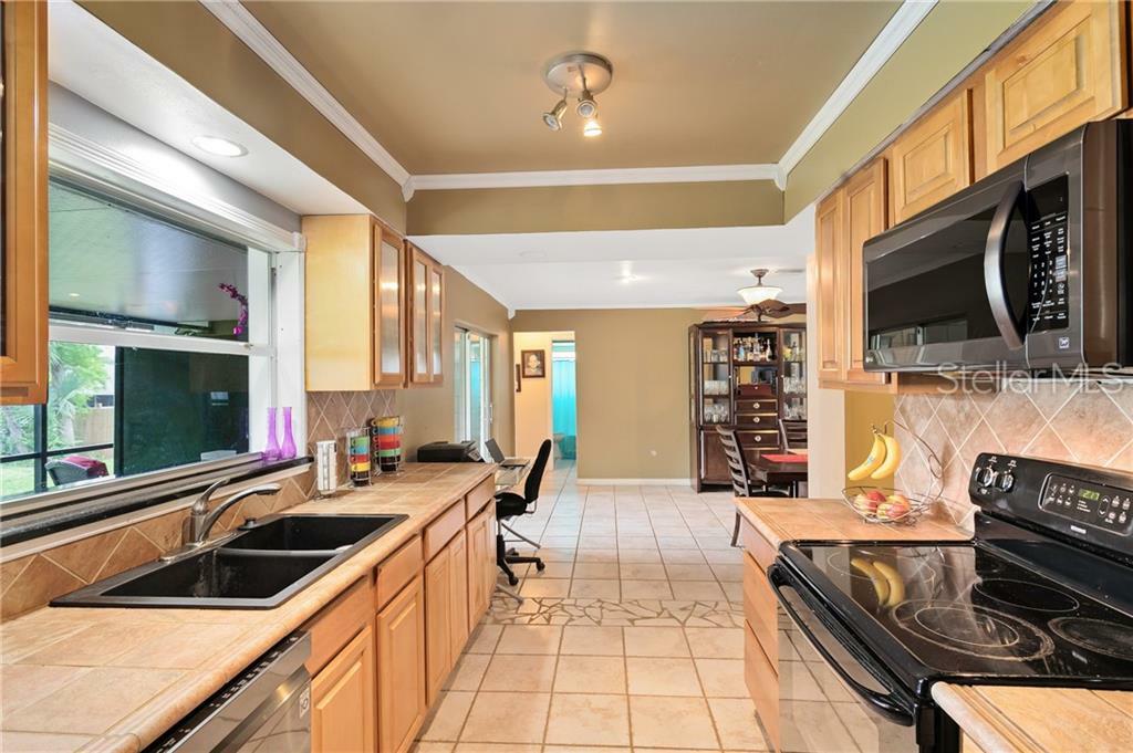 Property Photo:  615 Sprucewood Circle  FL 32714 