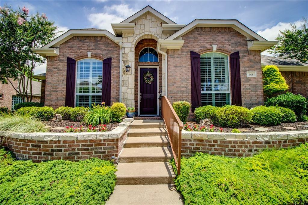 Property Photo: 668 Woodland Way TX 75087