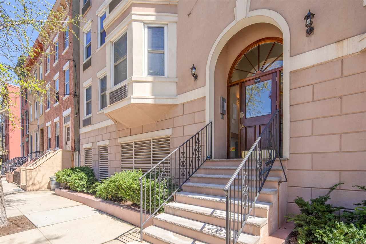Property Photo:  242 Barrow St 3A  NJ 07302 