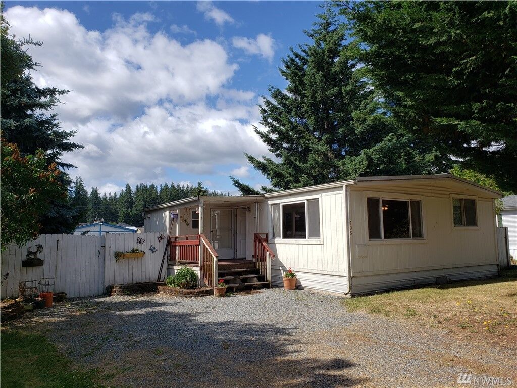 Property Photo:  805 Garfield Ave E  WA 98589 