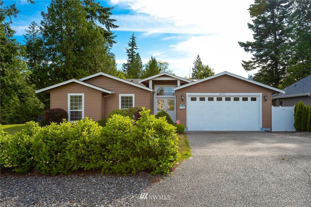 8201 Chilliwack  Blaine WA 98230 photo