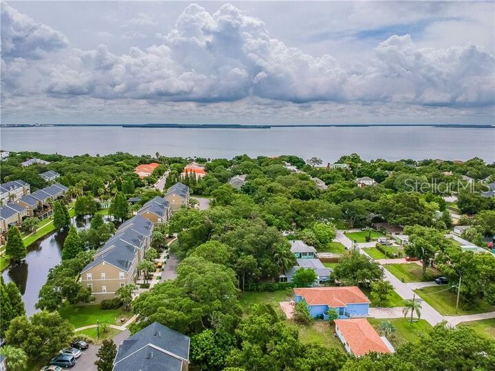 Property Photo:  3009 Pointeview Drive  FL 33611 