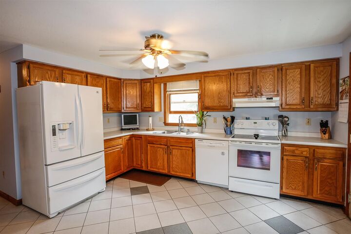 Property Photo: 4 Cedar Drive NH 03036