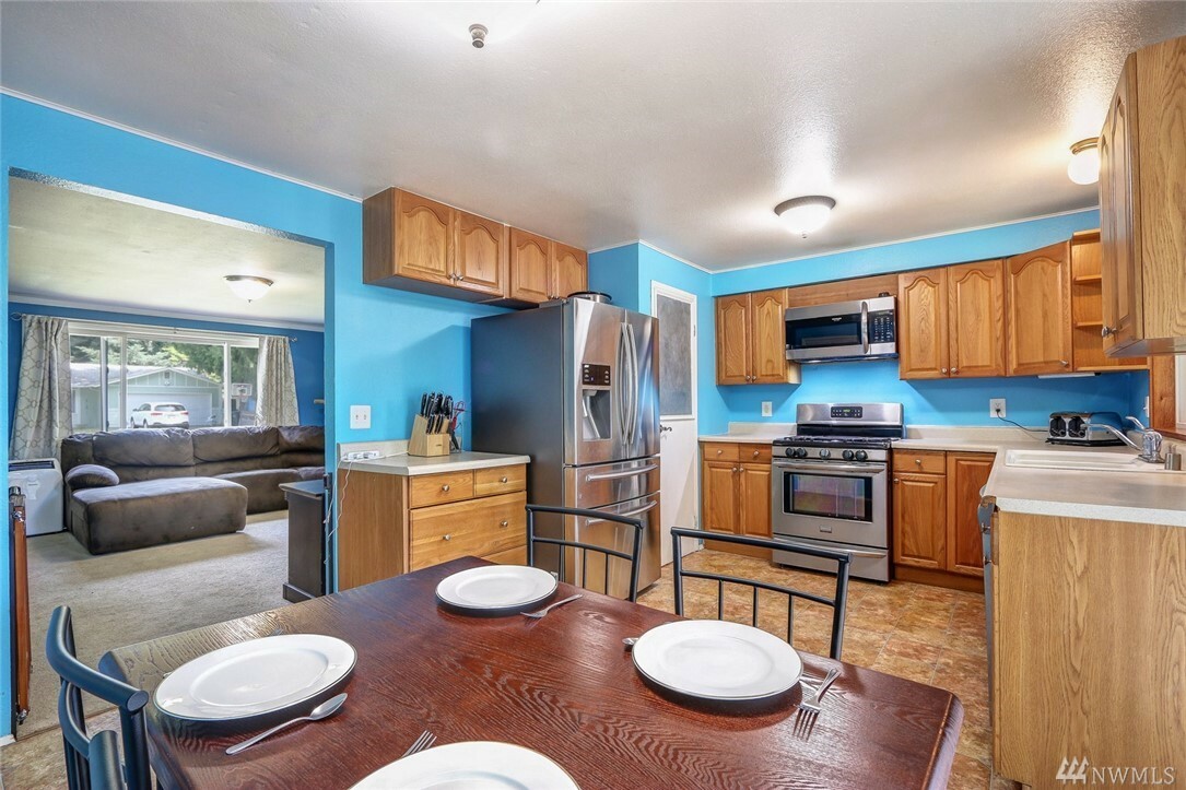 Property Photo: 701 NE Valley Oak Dr WA 98311