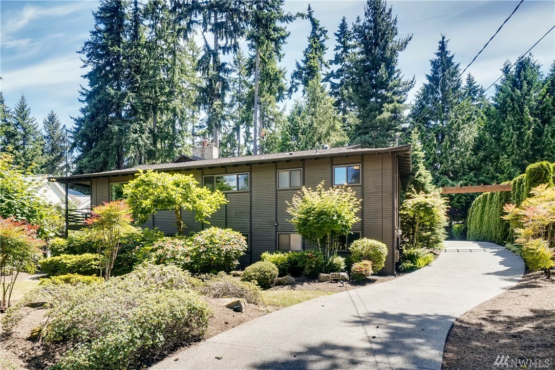 Property Photo:  12845 NE 73rd St  WA 98033 