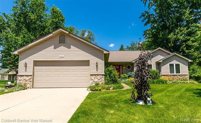 Property Photo: 579 Trombley Drive MI 48083