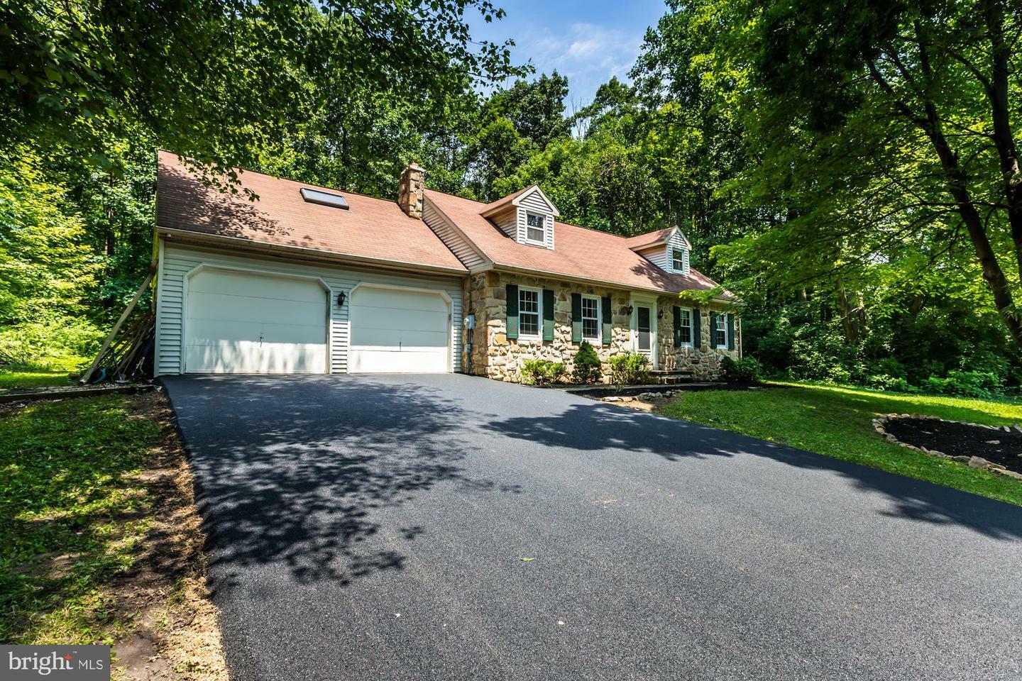 Property Photo:  5909 Timothy Drive  PA 17555 