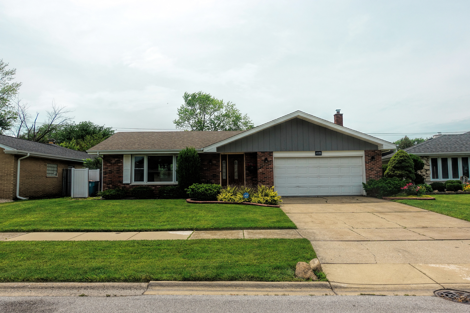 Property Photo:  16644 Greenwood Avenue  IL 60473 