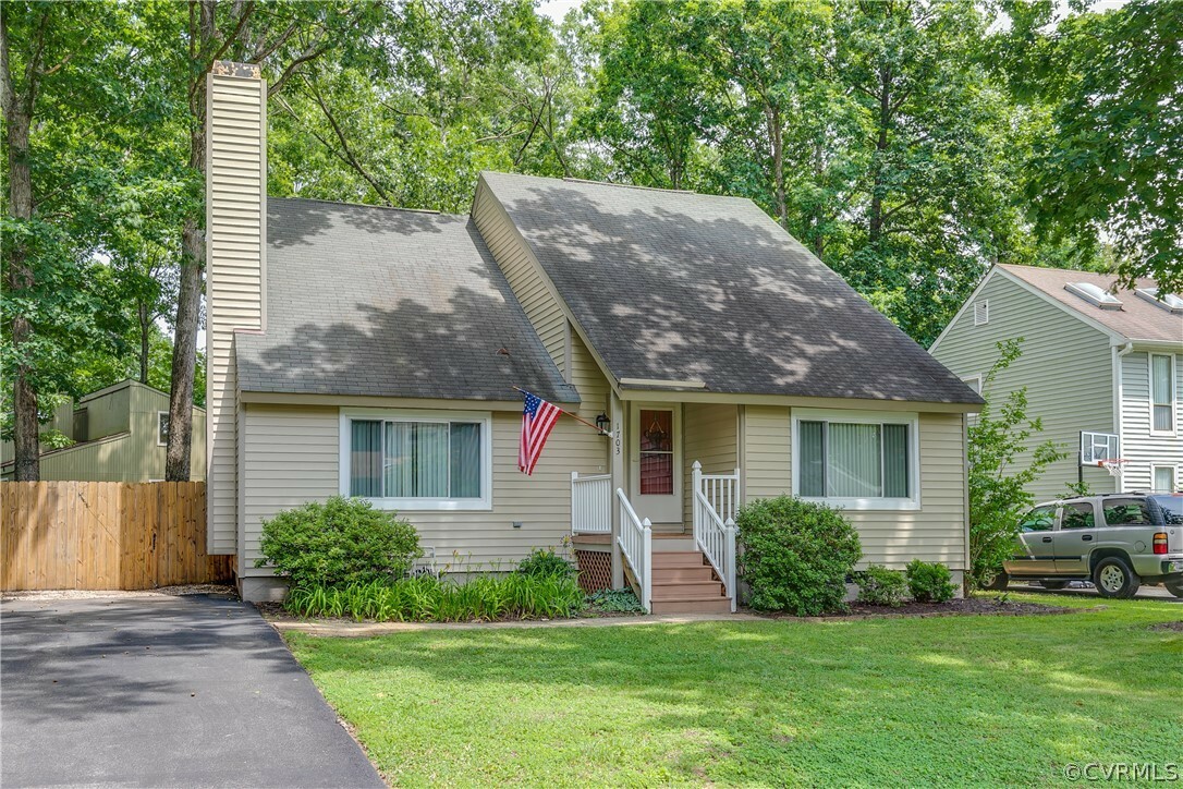 Property Photo: 1703 Headwaters Road VA 23113