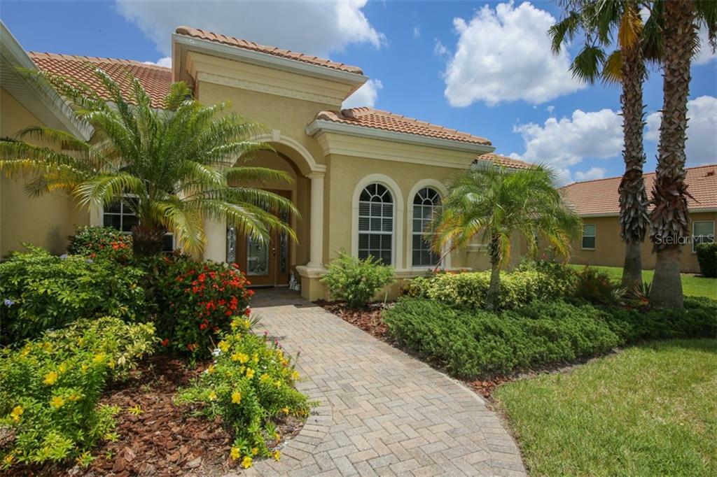 Property Photo: 417 148th Court NE FL 34212