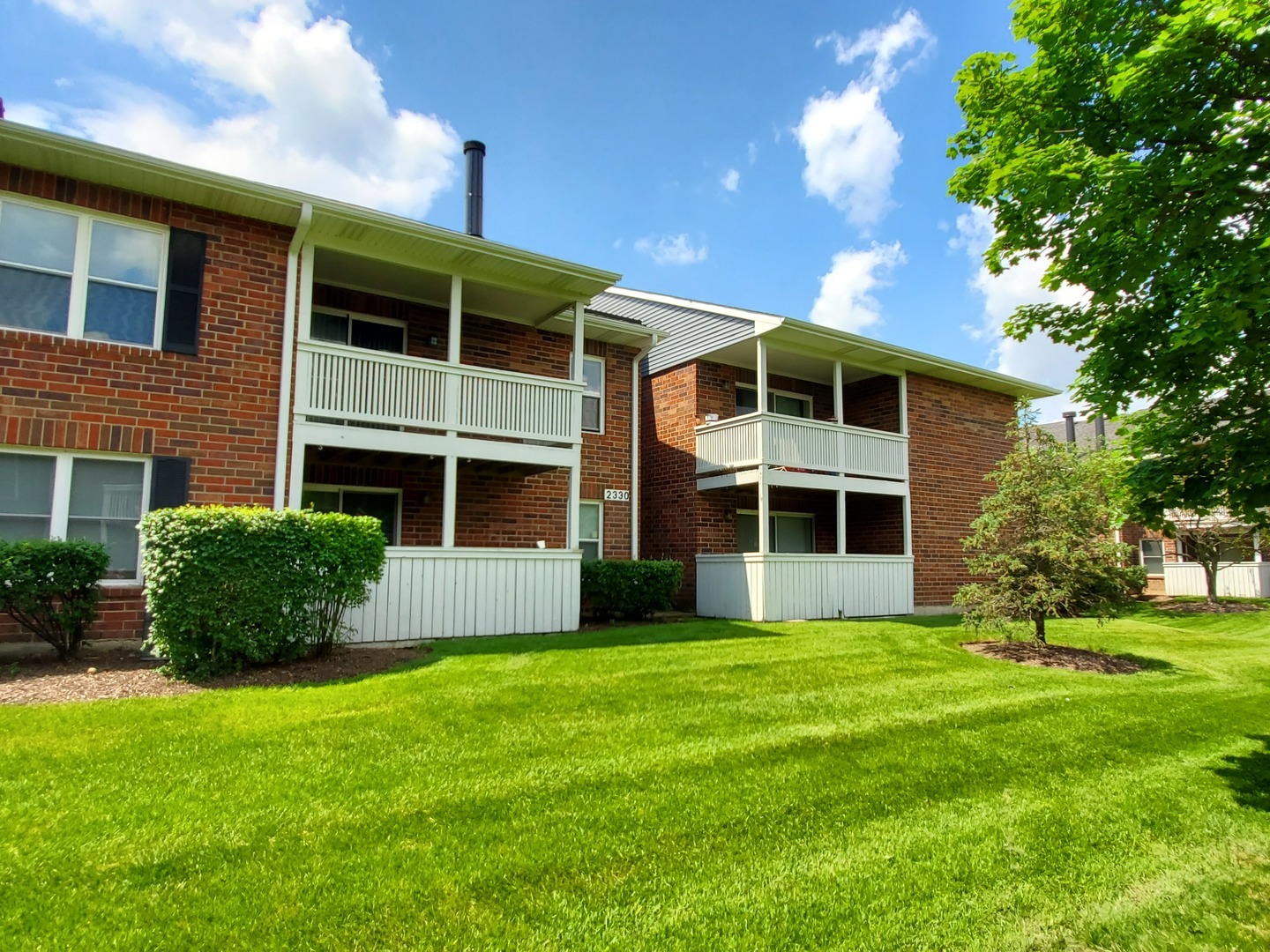 Property Photo:  2330 S Goebbert Road 2094  IL 60005 