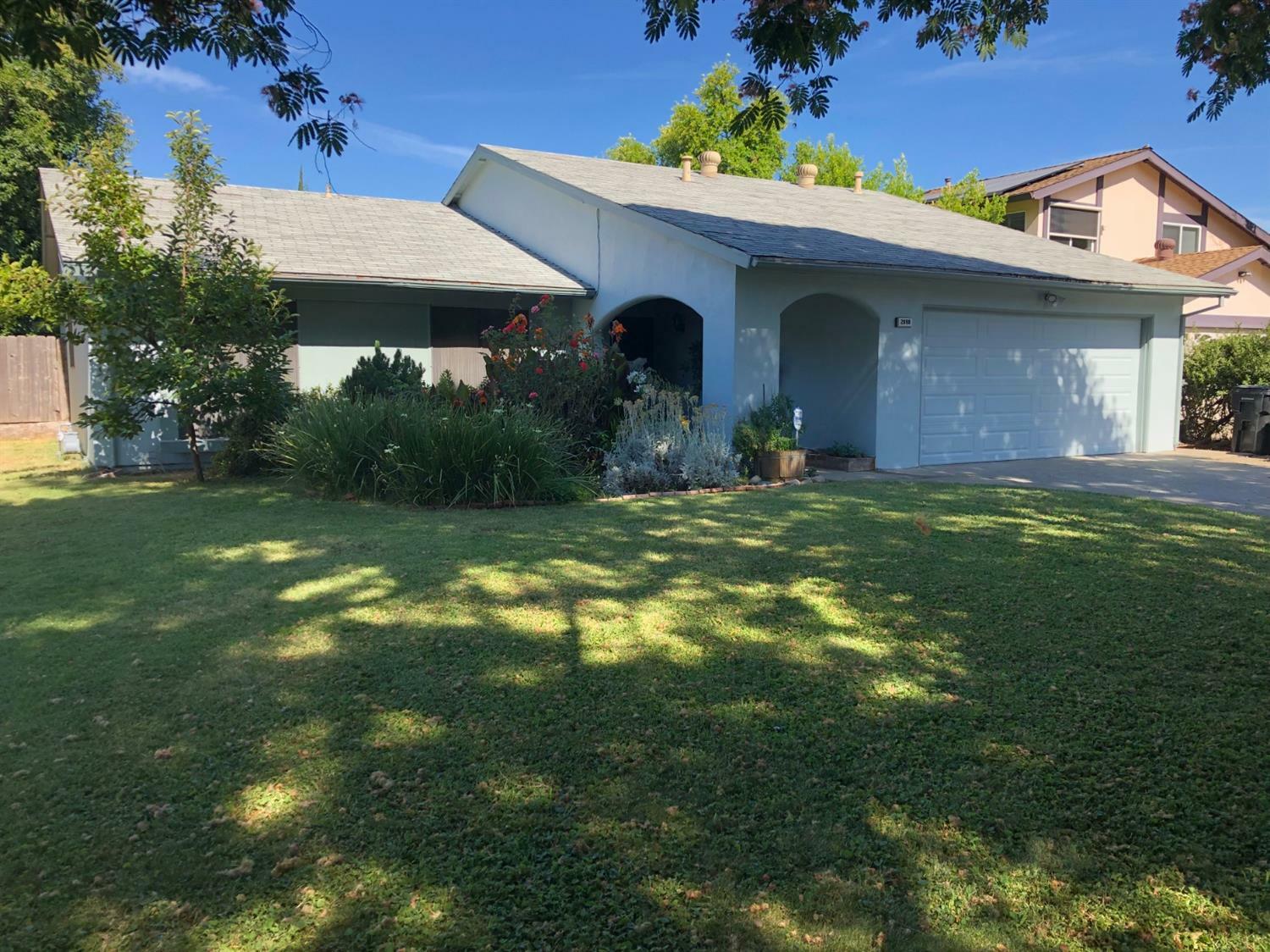 Property Photo:  2898 Hyannis Way  CA 95827 