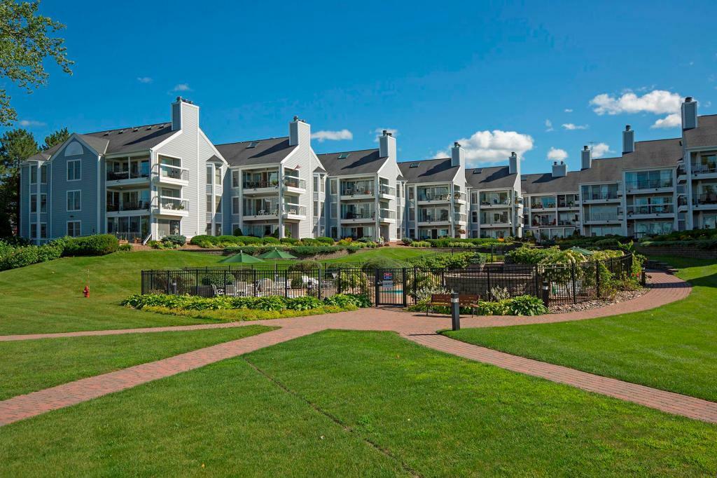 Property Photo: 603 Lake Street 205 MN 55331