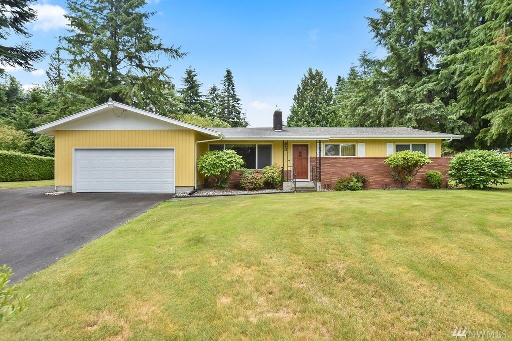 Property Photo:  13 Laulainen Rd  WA 98632 