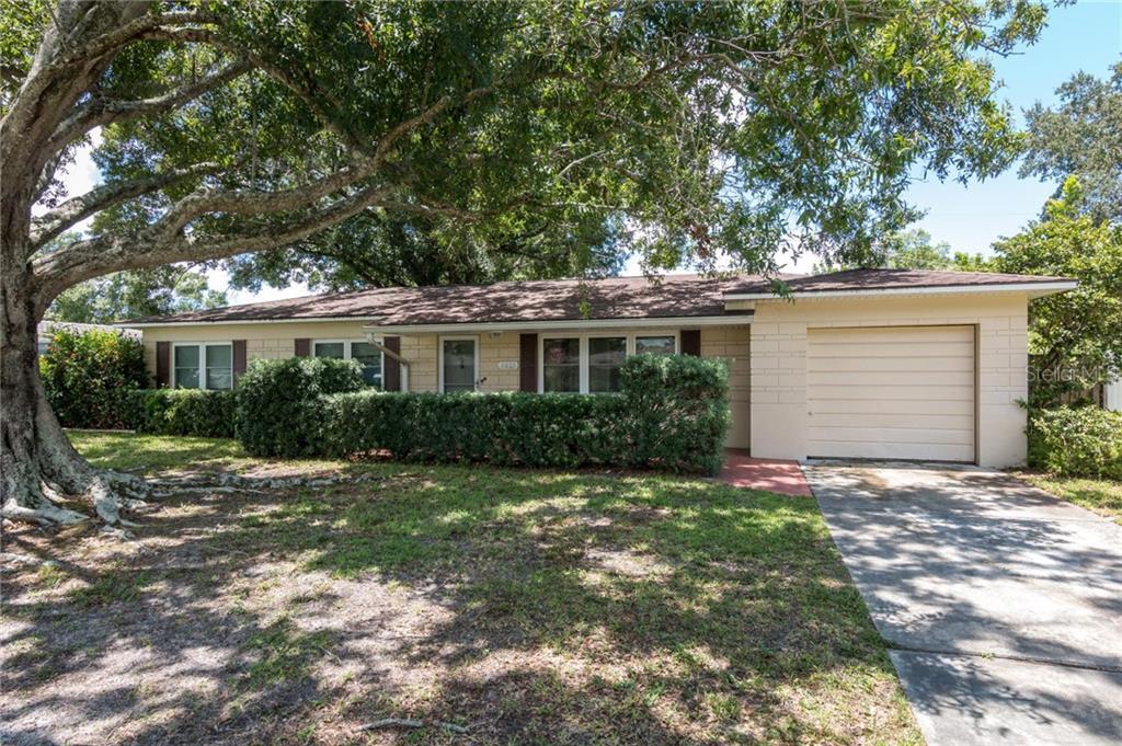 Property Photo: 5830 15th Way N FL 33703