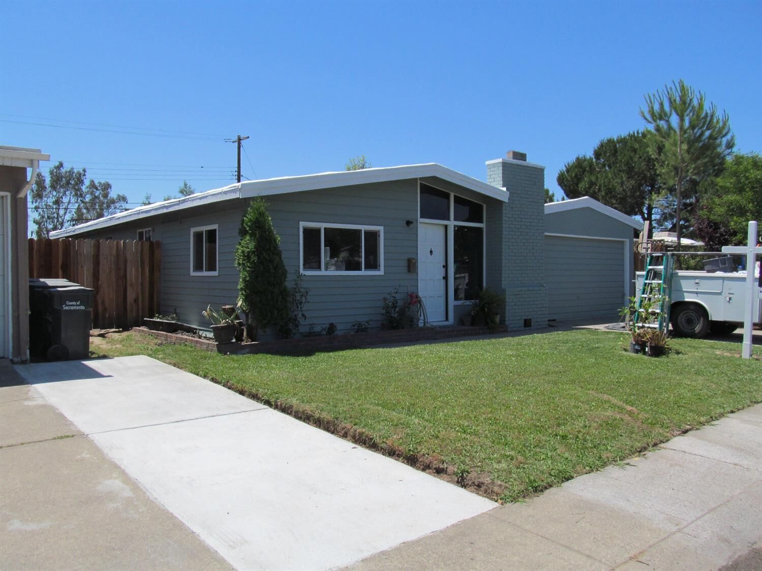 3 bed Sacramento home for sale 5110 38th Avenue, Sacramento, CA 95824