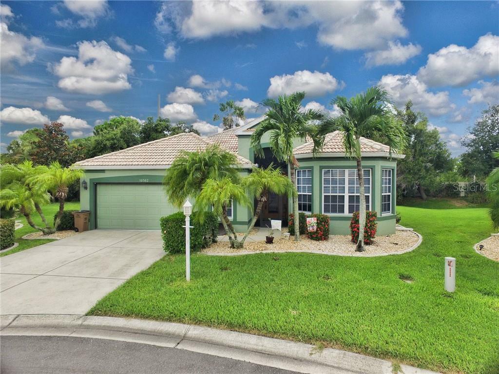 Property Photo:  10502 Serernoa Court  FL 33955 