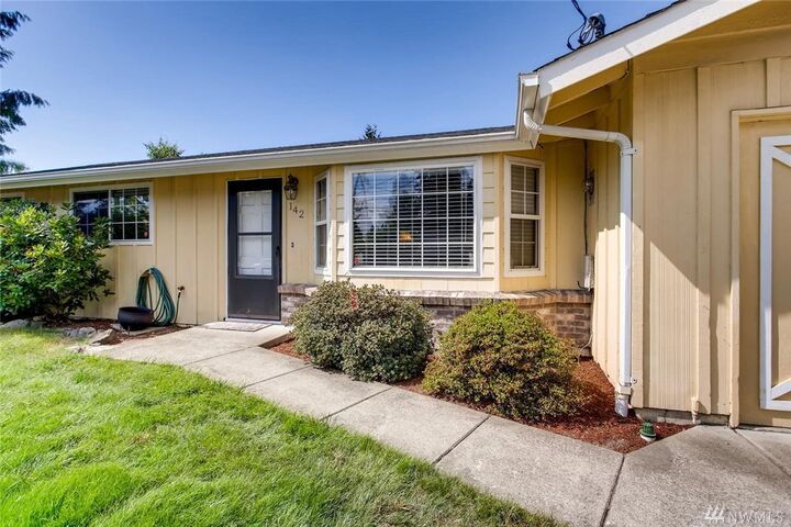 Property Photo:  142 SW 304th St  WA 98023 