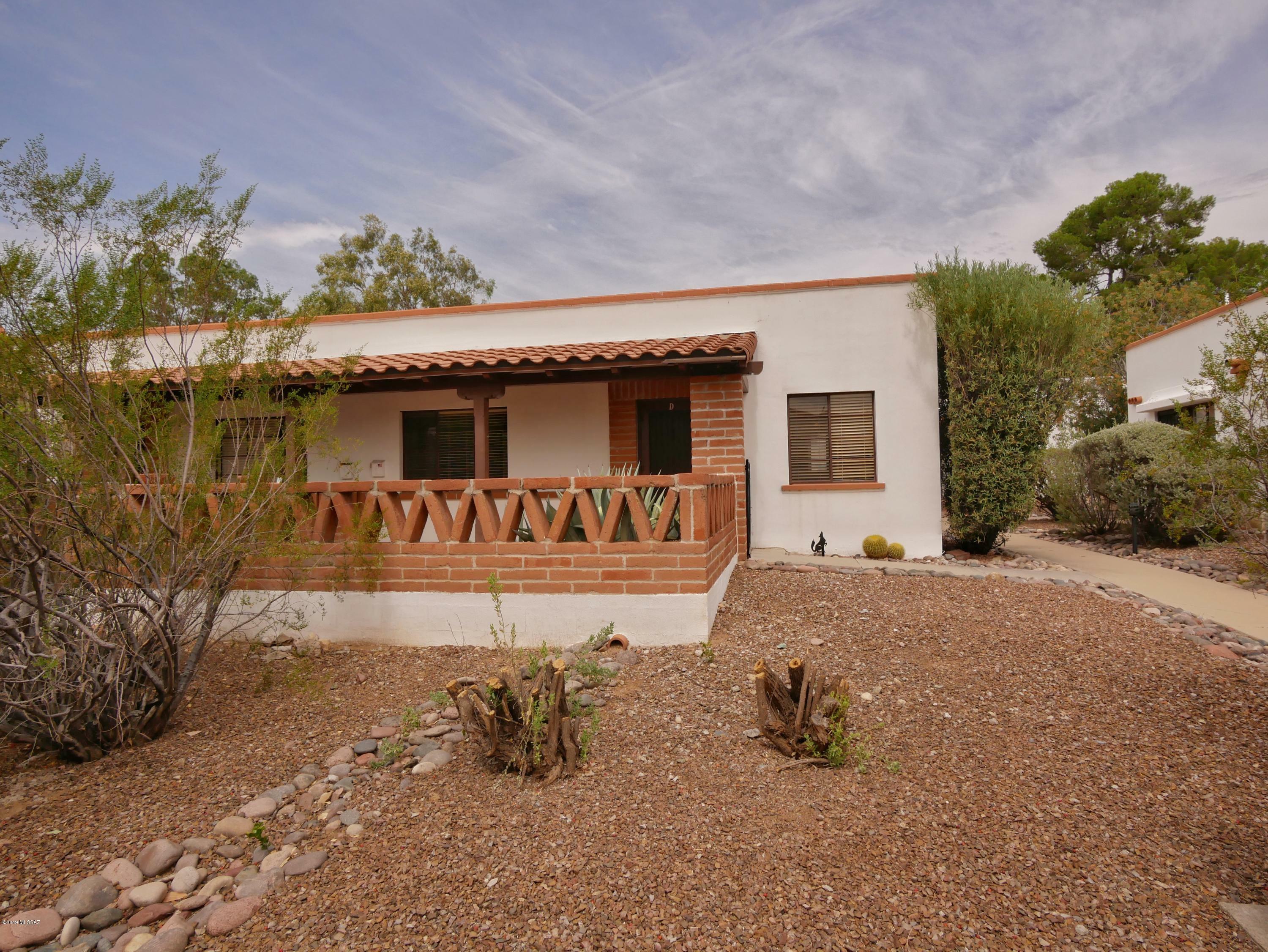 Property Photo:  328 W Paseo Sarta D  AZ 85614 