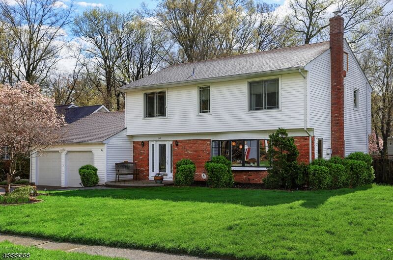 Property Photo:  266 Twin Oaks Ter  NJ 07090 