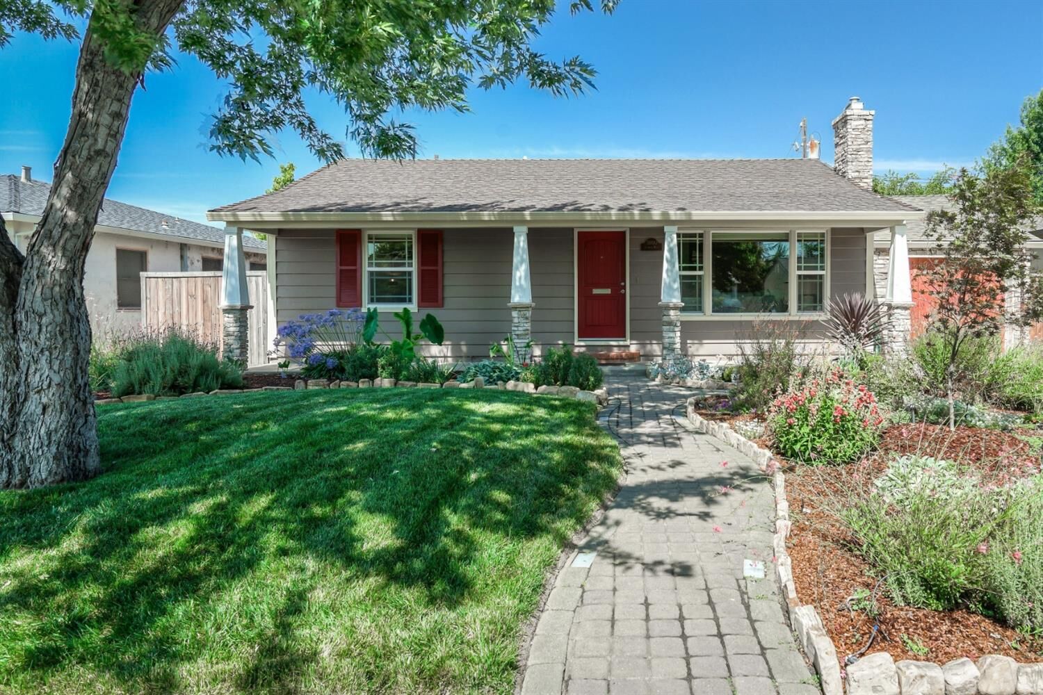 Property Photo: 5000 Carmen Way CA 95822