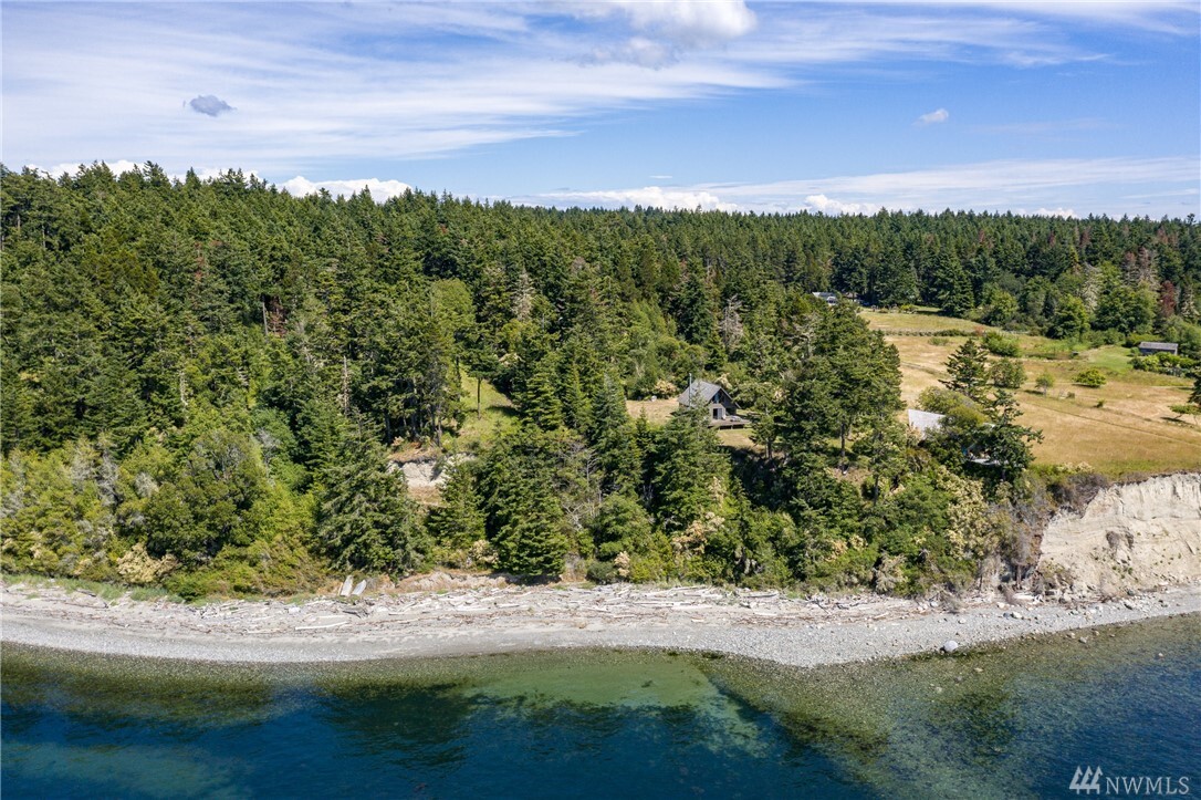 Property Photo: 407 Meadow Lane WA 98261