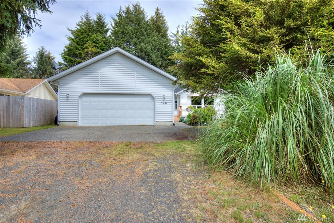 Property Photo:  540 Meadow Ave NE  WA 98569 