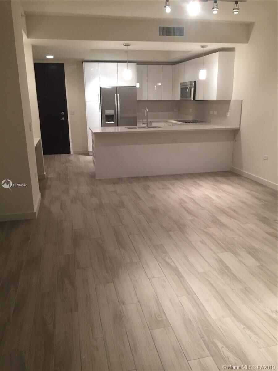 Property Photo:  999 SW 1st Ave 3109  FL 33130 